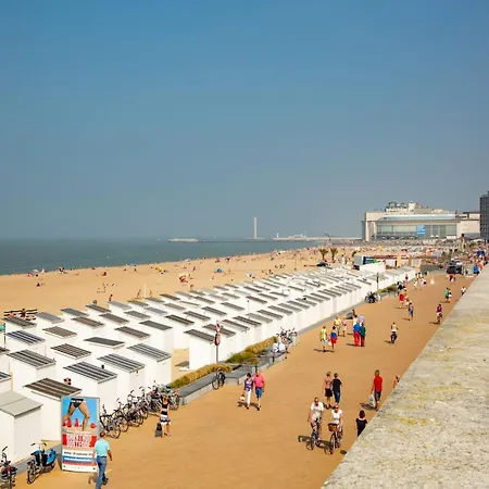 In With Stunning Sea Views Apartman